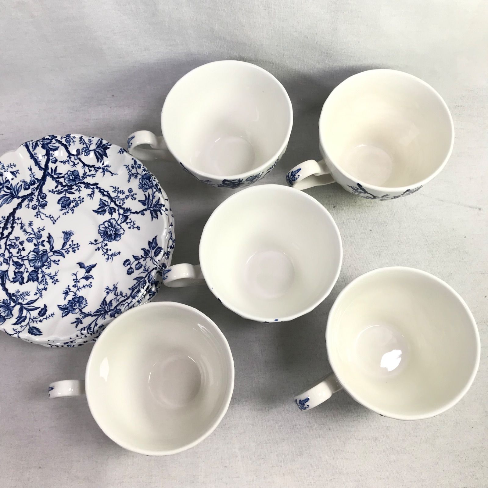 カップ&ソーサー 5客セット + ソーサー1枚 Johnson brothers カップ&ソーサー 5客セット + ソーサー1枚 Johnson brothers
