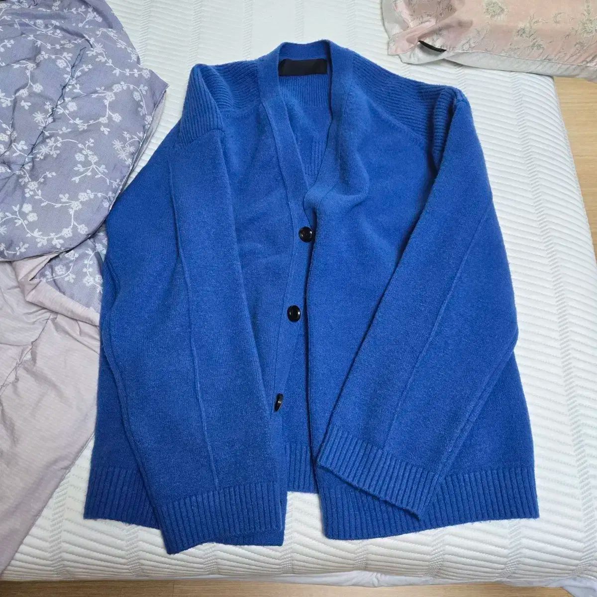 Juun.J ジュンジェイ ブルーカーディガン M サイズを売ります