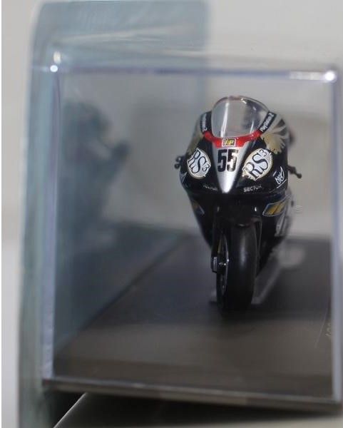 新品  1/24 デアゴスティーニ チャンピオンバイクコレクション　APRILIA RS3　regis laconi 2002 240001023780