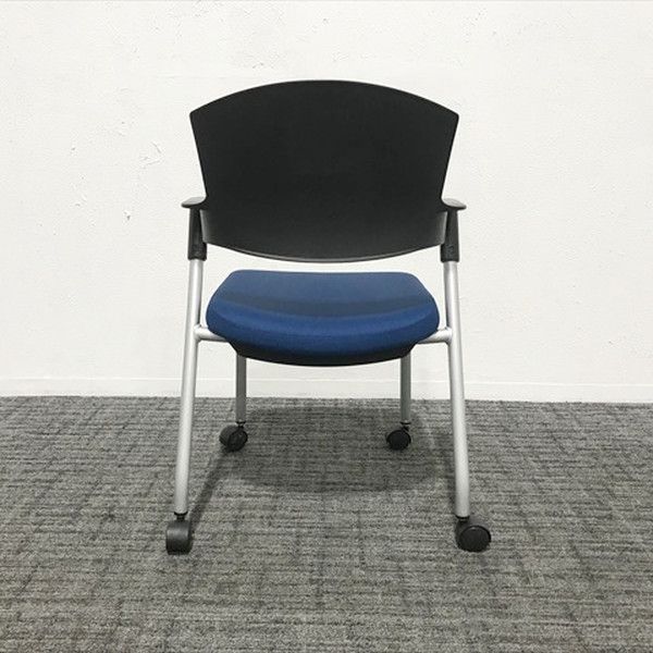 コクヨ ミーティングチェア Protty プロッティ K17-B22C キャスタータイプ 背座クッション 肘付き ブラック塗装脚 布 座/ソフトベージュ Protty（プロッティ）｜チェアー／ソファー｜コクヨファニチャー