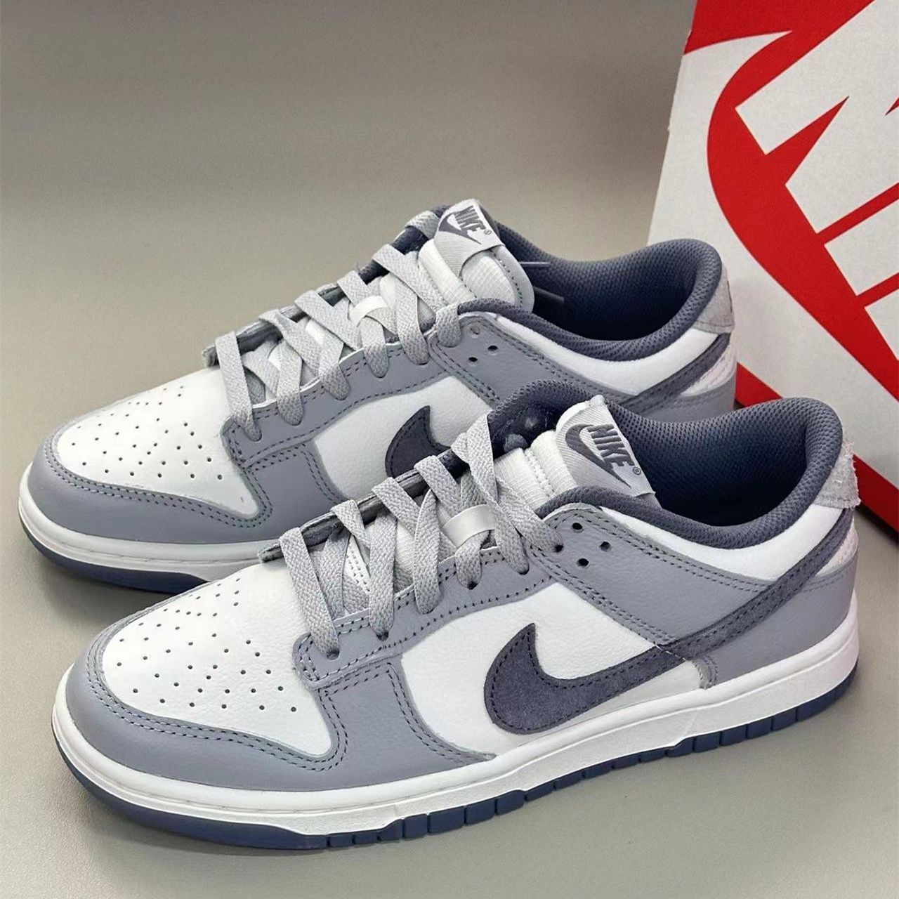 NIKE DUNK LOW RETRO SE ナイキ ダンク ロー レトロ SE メンズ レディース スニーカー ローカット WHITE/LIGHT  CARBON/PLATINUM TINT グレー FJ4188-100 | Shop at Mercari from Japan! | Buyee