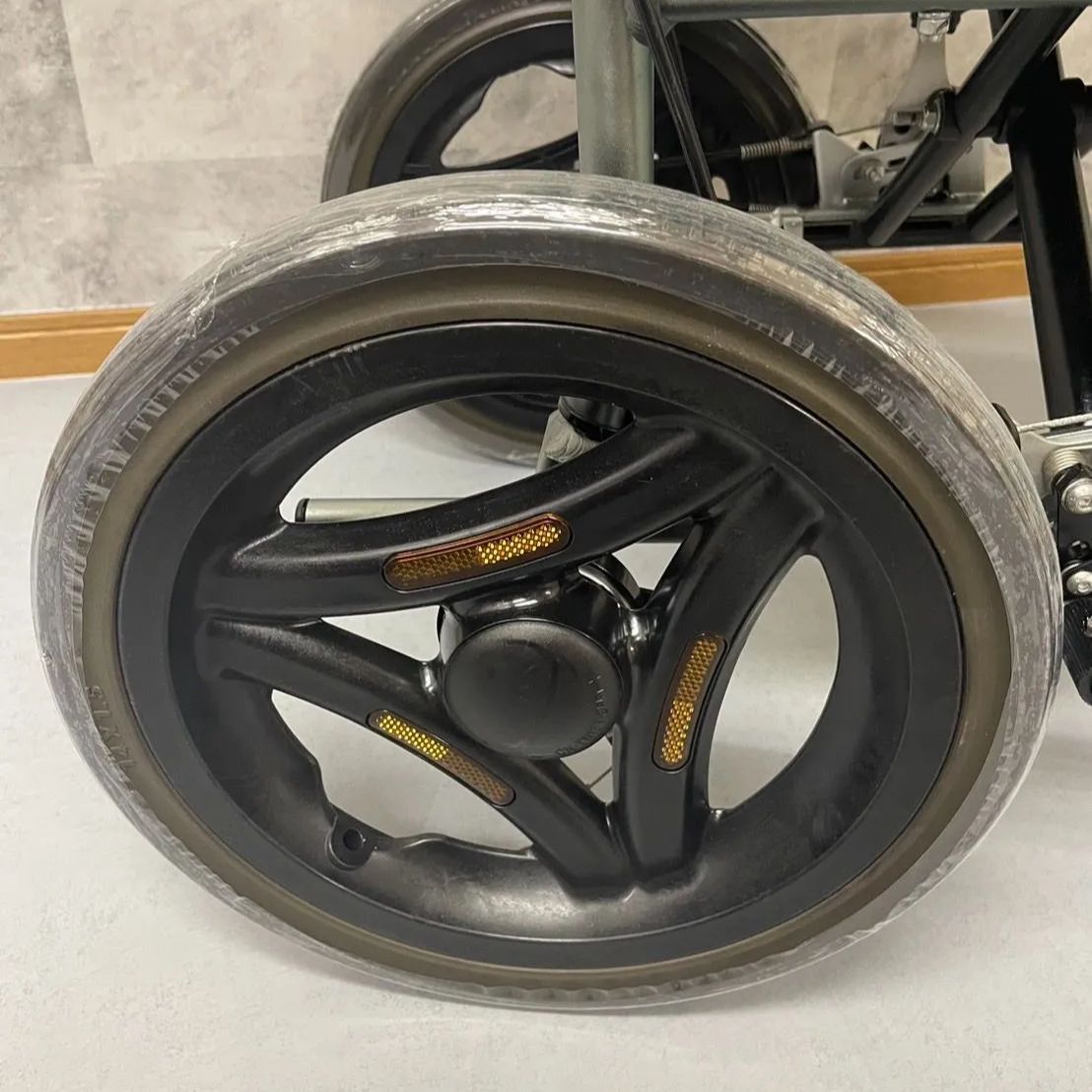 Miki CRT-6 介助用 車椅子 カルティマ 中古介護用品 ノーパンク