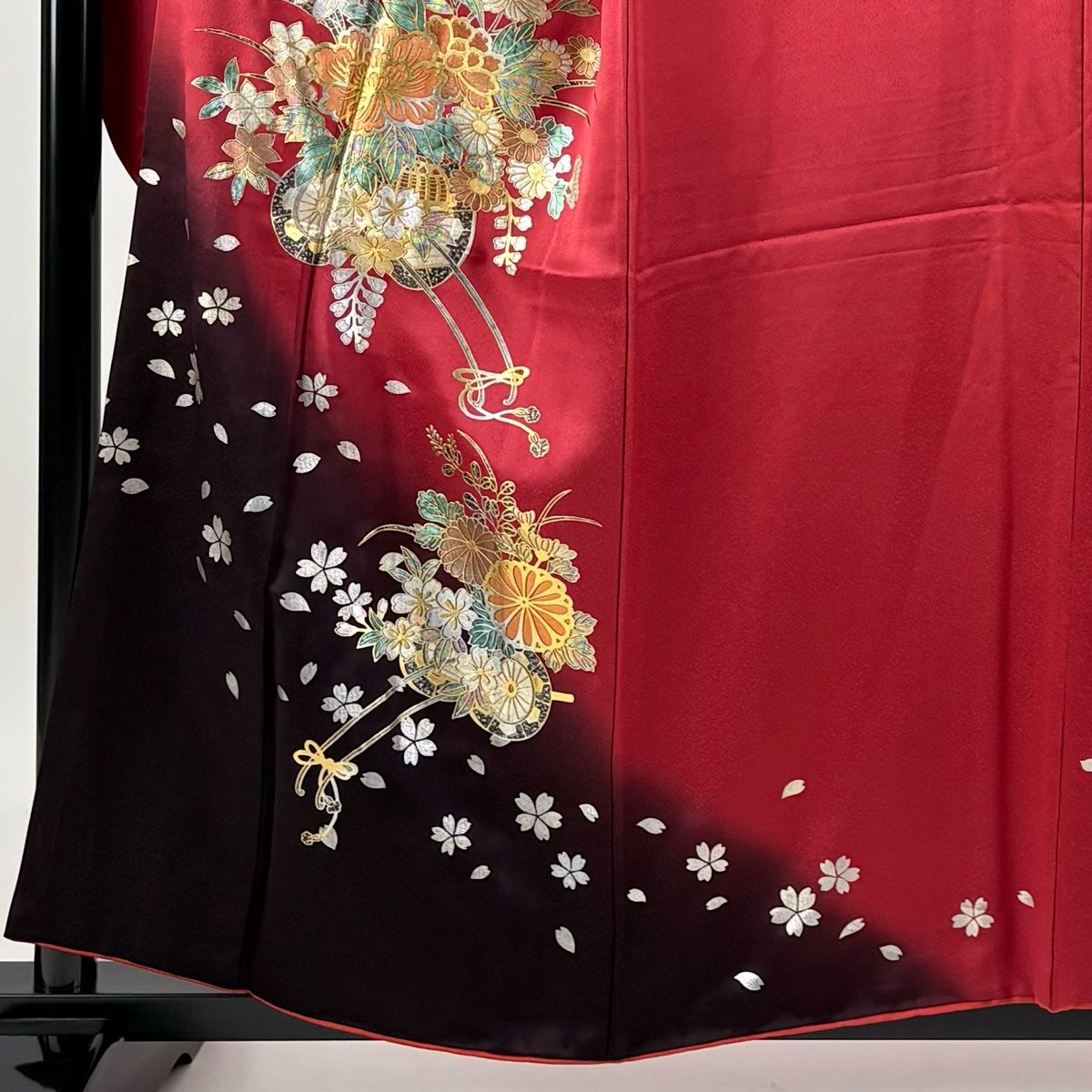 振袖 身丈158cm 裄丈65cm M 袷 花車 桜 金銀彩 ぼかし 赤 正絹 秀品