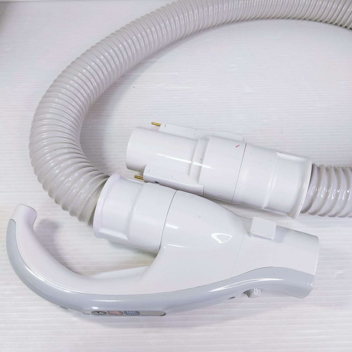 中古品】日立 掃除機 紙パック式 吸込仕事率600W CV-VBK71-H 2022年製