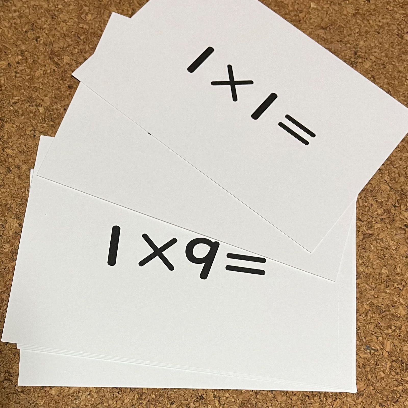 フラッシュカード かけ算 0〜9の段 かけざん 九九 算数 小学生 幼児教育 - メルカリ
