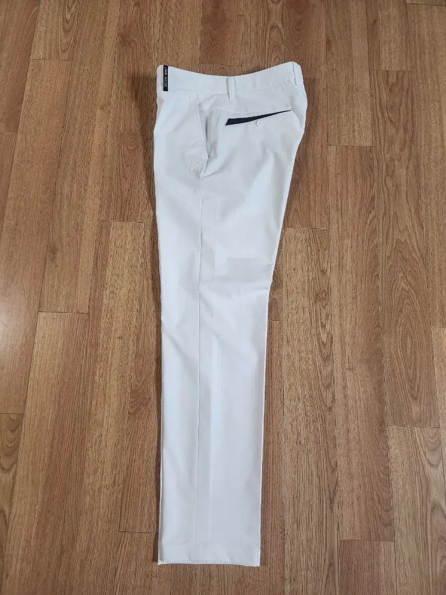 Lynx GOLF ホワイトパンツ ジッパーポケット付き Lynx GOLF ホワイトパンツ ジッパーポケット付き Lynx GOLF