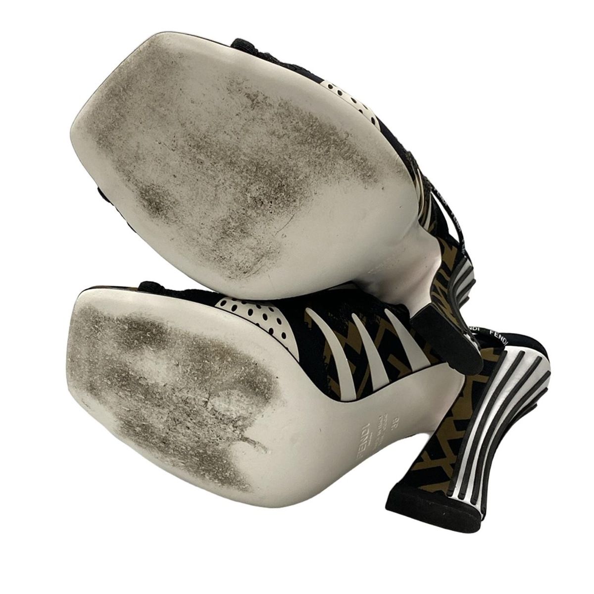 FENDI フェンディ