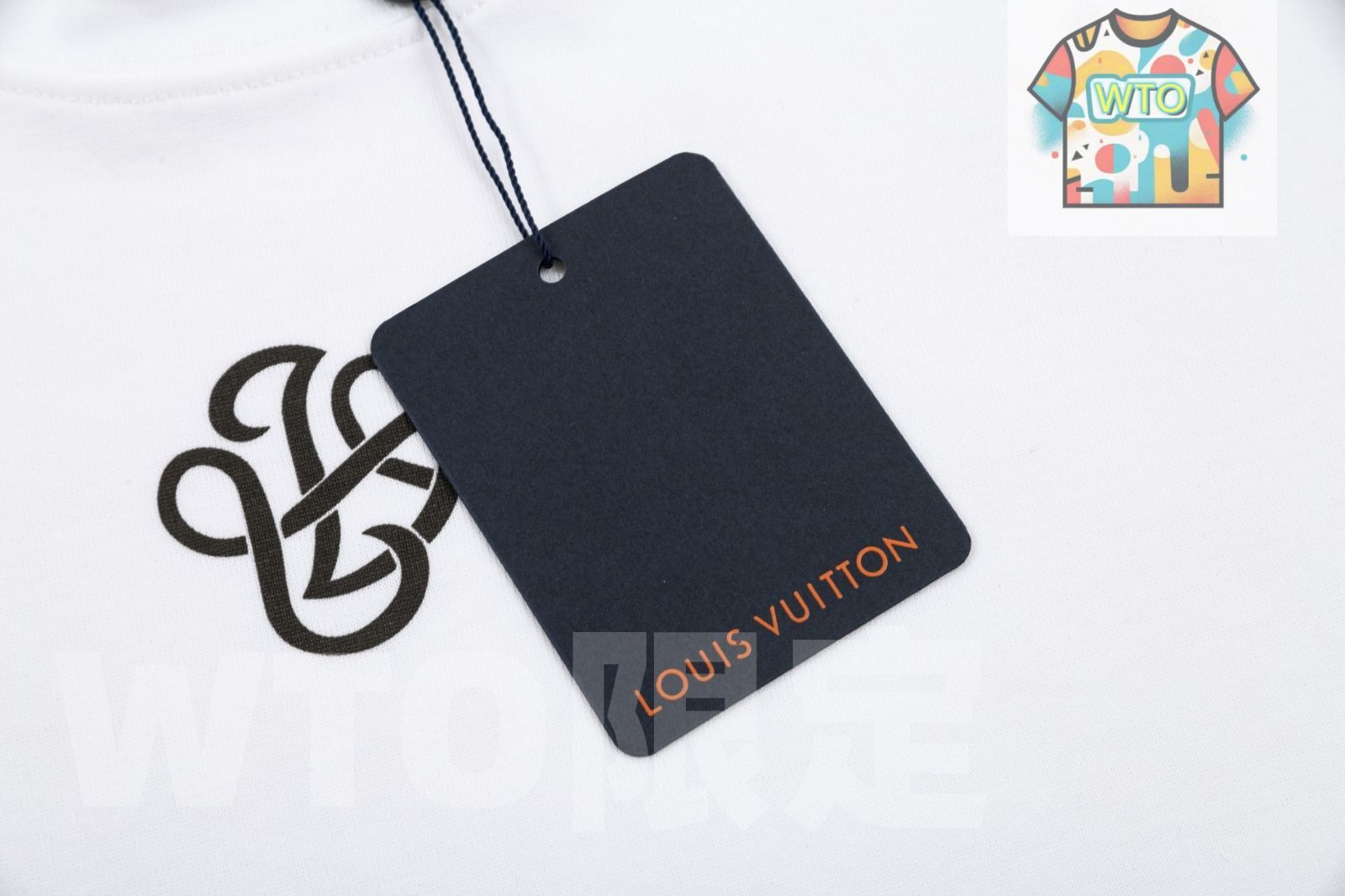 Louis Vuittonアートプリント Tシャツ 本日限定特価】Louis Vuitton スター＆テキストプリントTシャツ