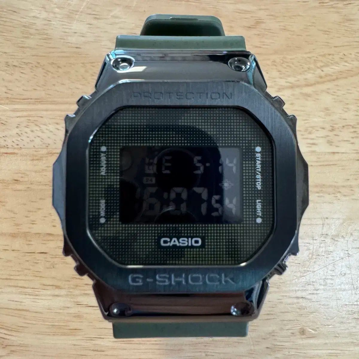 G-SHOCK(ジーショック) GM ー 5600 迷彩 チュ・ウジェ 時計 出品