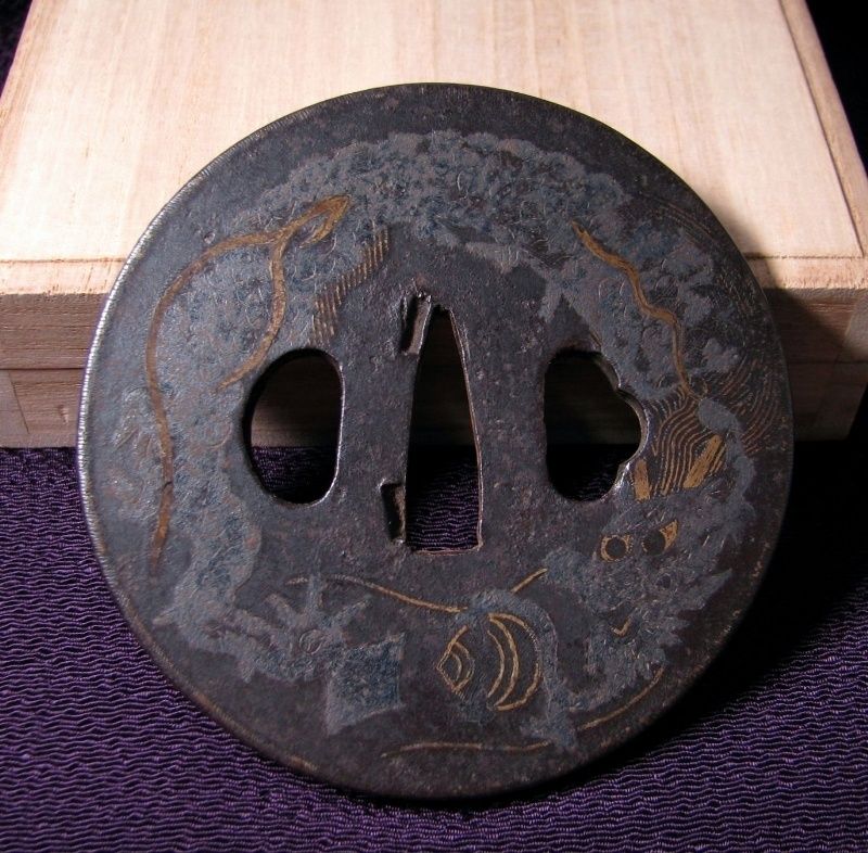 時代武具 鉄地鍔 雲龍宝珠の図 銀布目象嵌 桐箱付 江戸時代/鐔