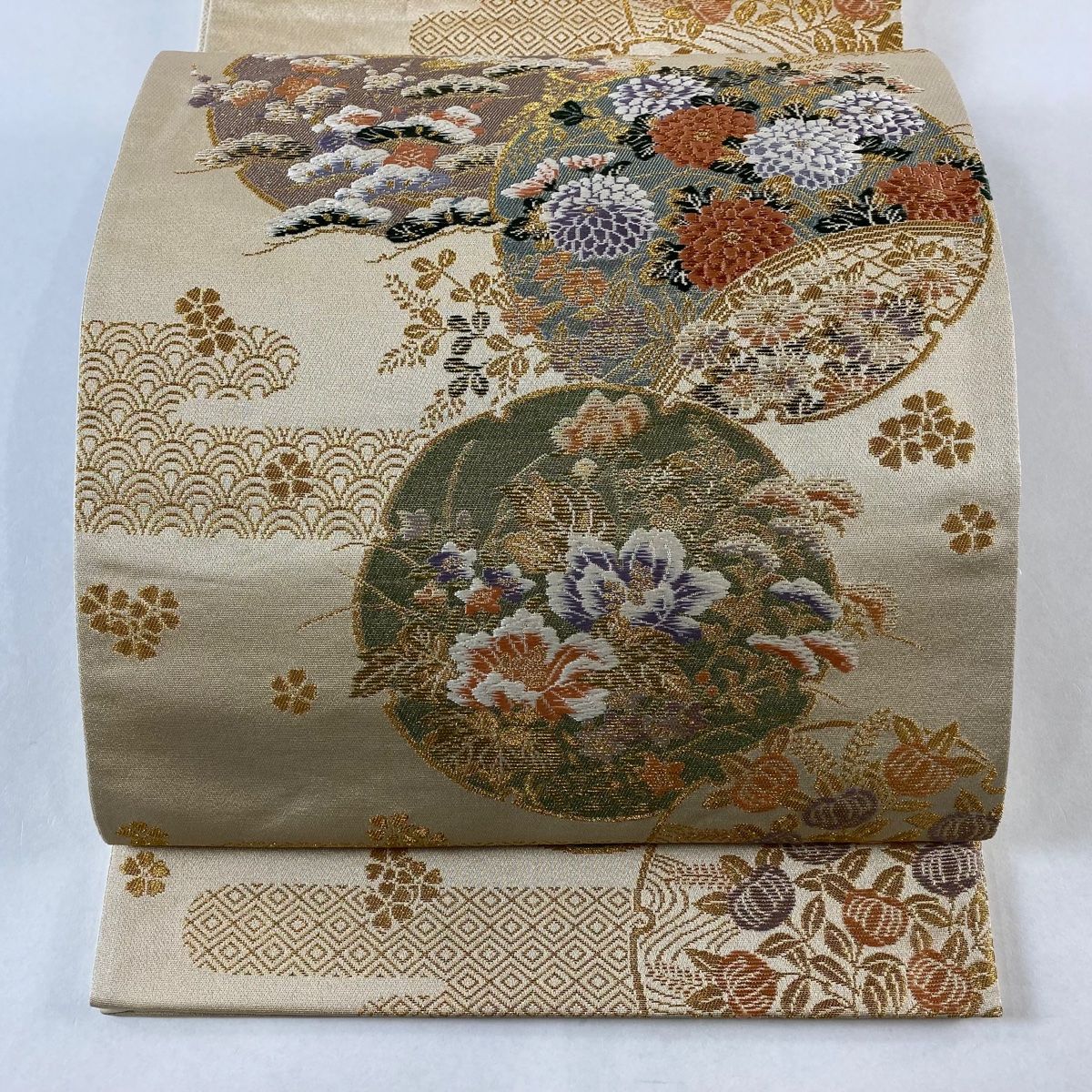 袋帯 美品 秀品 雪輪 草花 金糸 箔 金色 六通 正絹 【中古