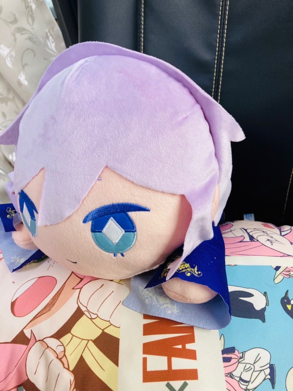 メルカリショップ】ツイステ エペル・フェルミエ 寝そべり