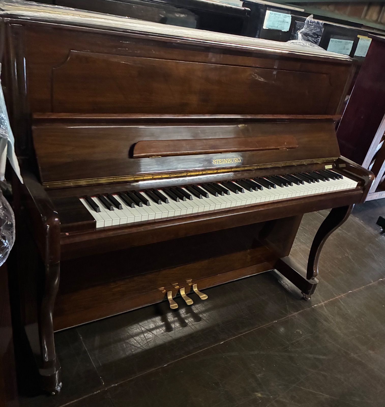ピアノ 日本の浜松の小さなメーカー製 職人技が生きてます
