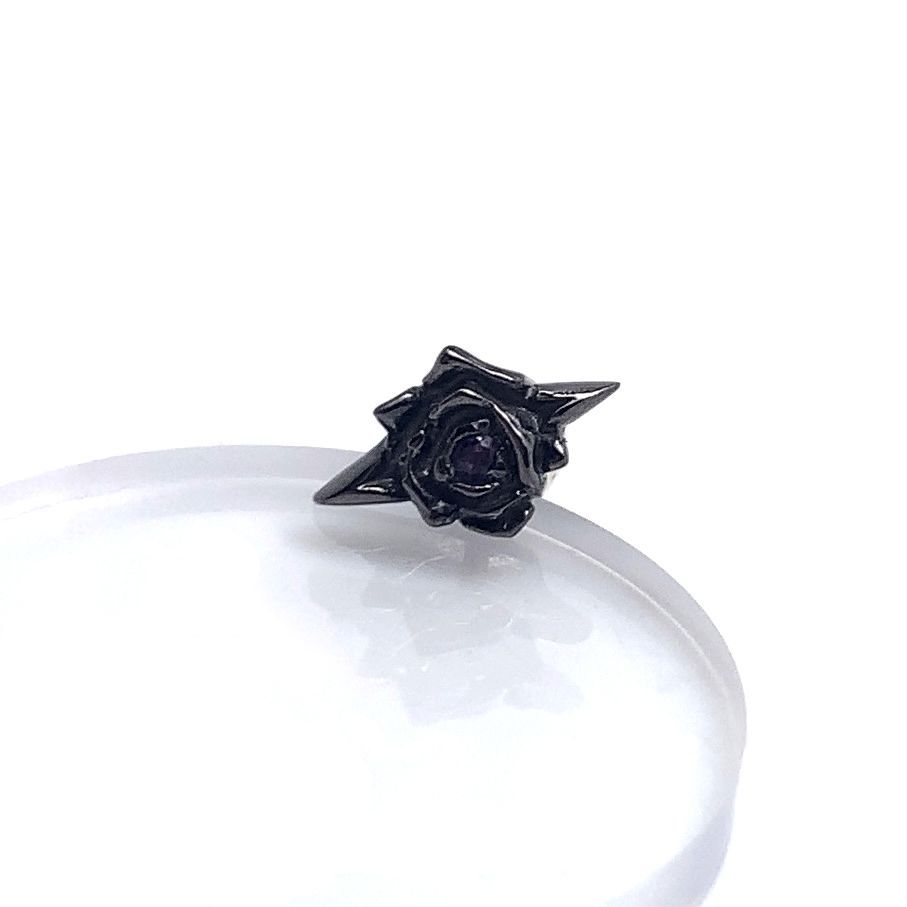 ラベンダーアメジスト薔薇とブラックスピネルのピアス ラベンダーアメジスト薔薇とブラックスピネルのピアス ラベンダー