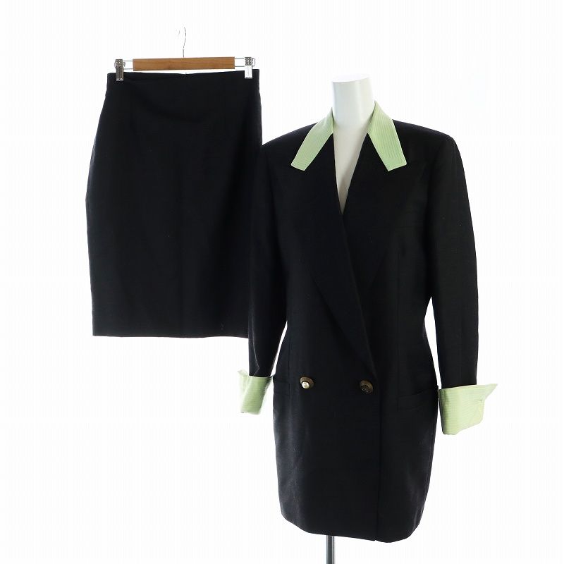 ジャンニヴェルサーチ セットアップ ノーカラージャケット スカート イタリア製 ヴェルサーチヴェルサーチェ濃緑のジャケットとスカートのセットアップ