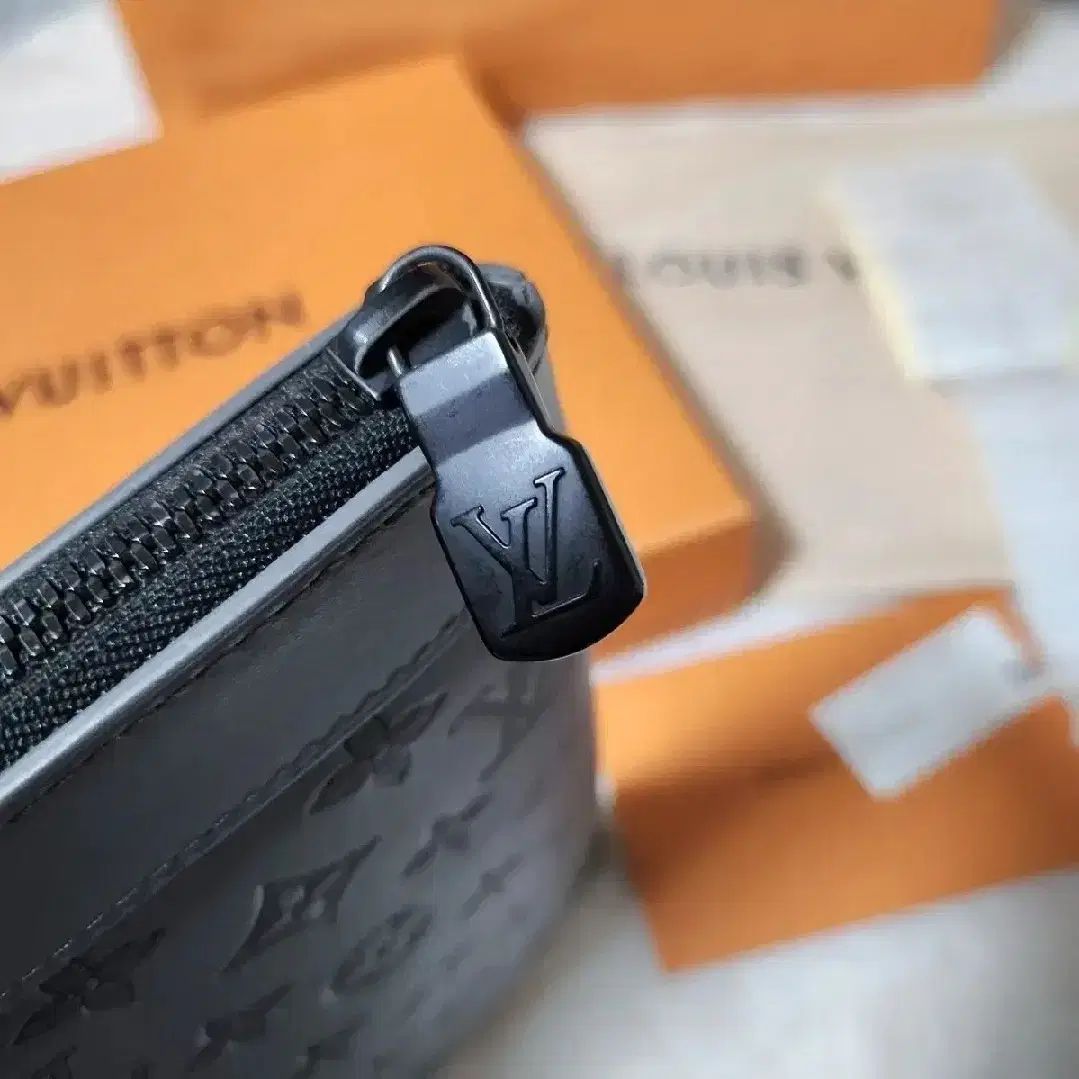 実物|フルセット Louis Vuitton ルイヴィトン シャドウ ポシェット クラッチバッグ グレー WWW_NOITHATQUANGTHANH_NET