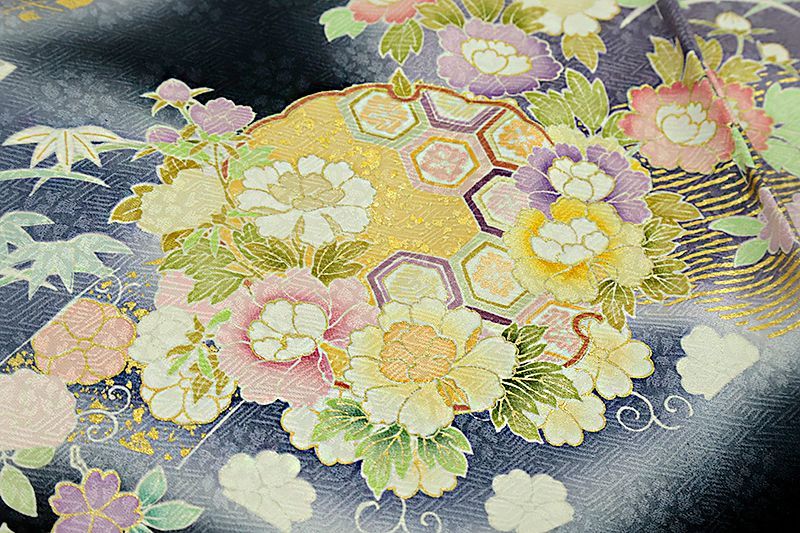 訪問着 吉澤友禅 十日町友禅 正絹 黒地 貝桶 桜 菊 牡丹 桔梗 菖蒲 楓 