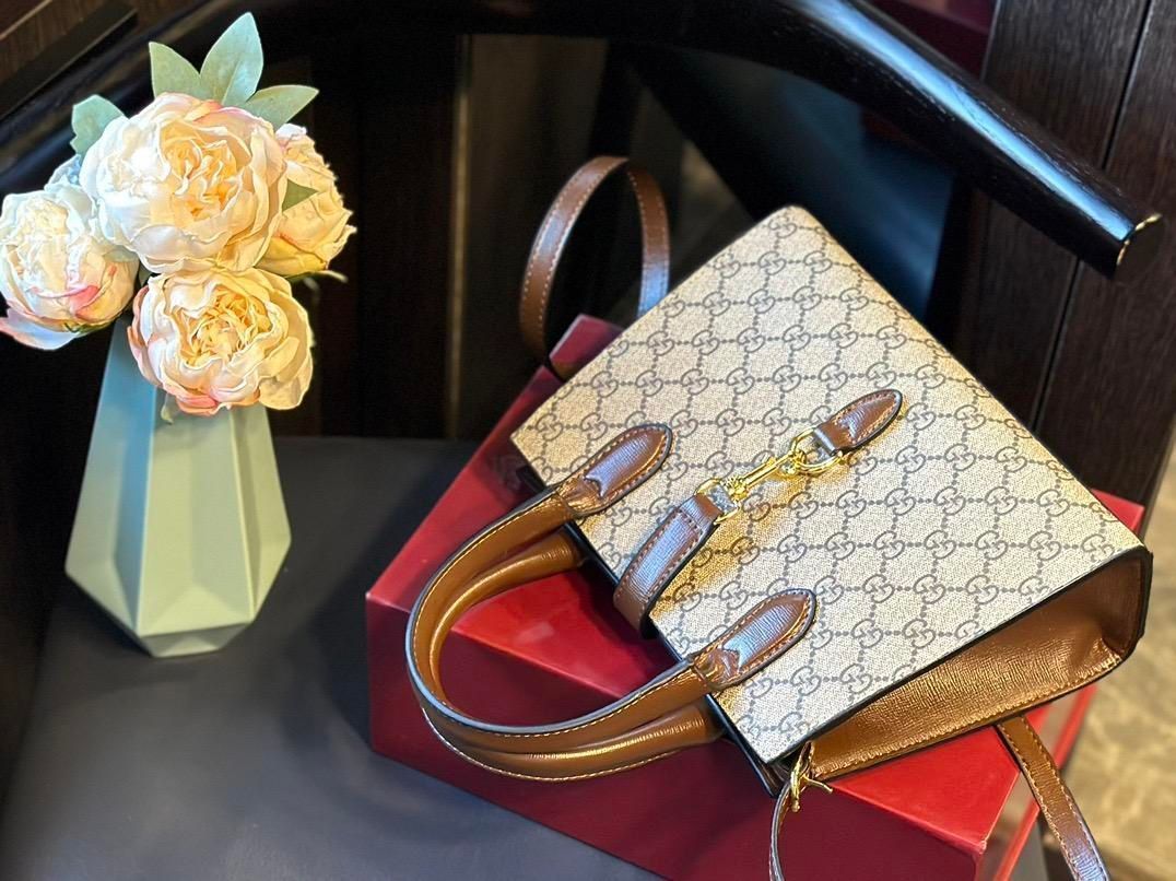 Gucciグッチの華やかでエレガントなオールドパターントート