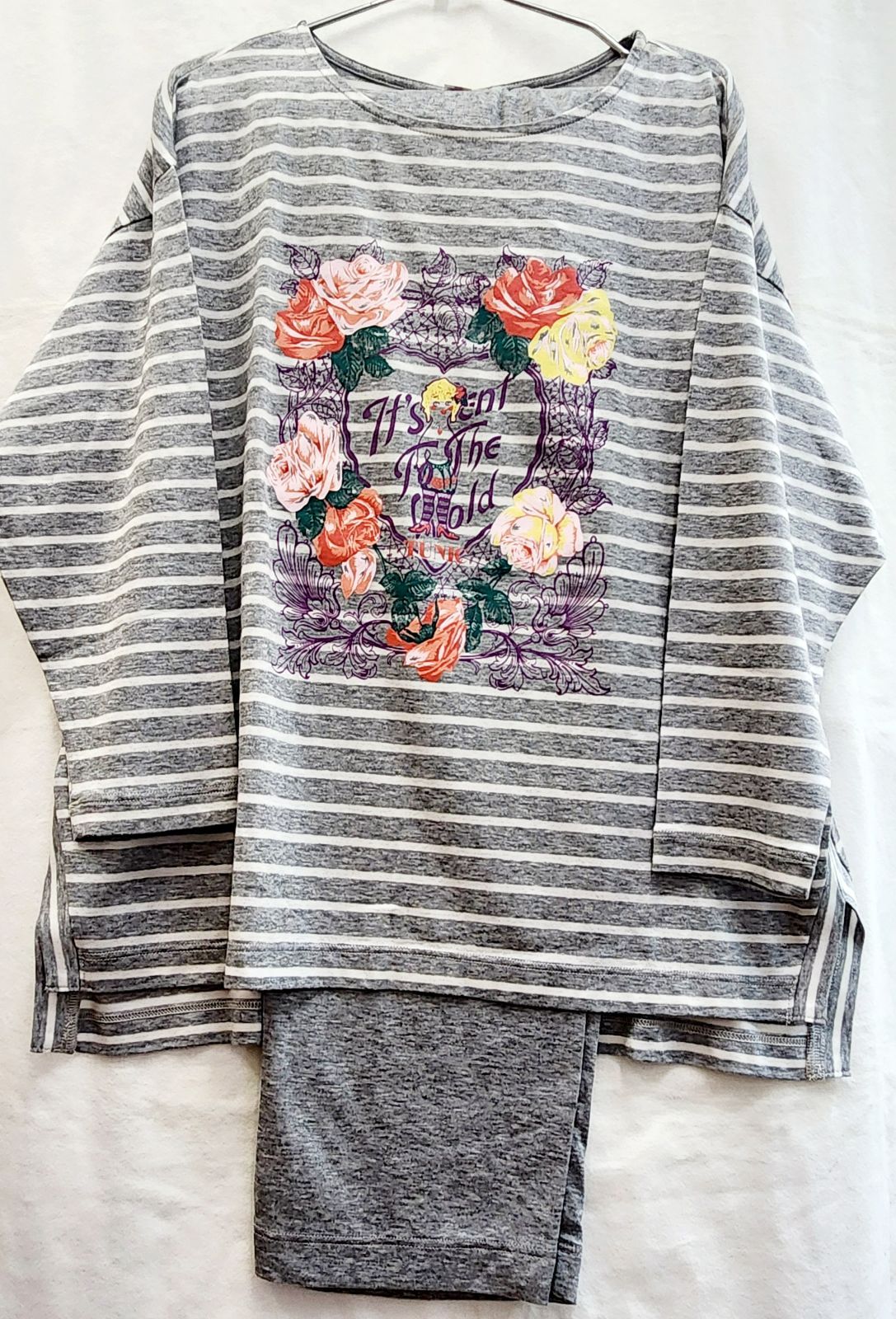 鴨居羊子　TUNIC パイル素材　ボーダー　パジャマ　長袖長ズボン　グレー 鴨居羊子 TUNIC パイル素材 ボーダー パジャマ 長袖長ズボン グレー