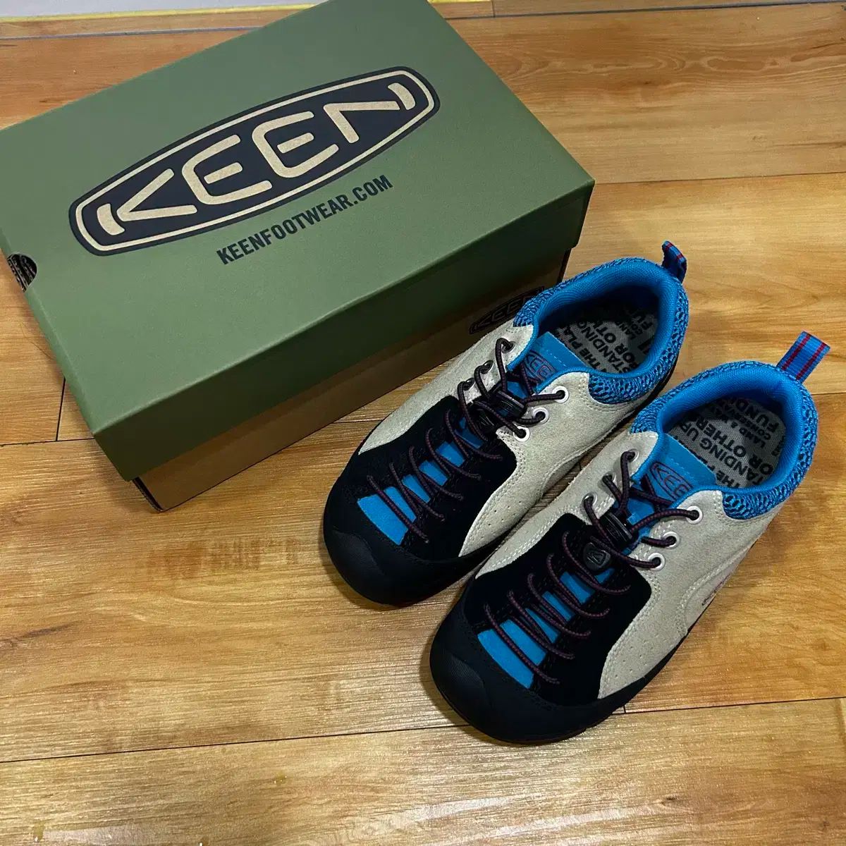 KEEN キーン ジャスパー ロック スニーカーズ 235
