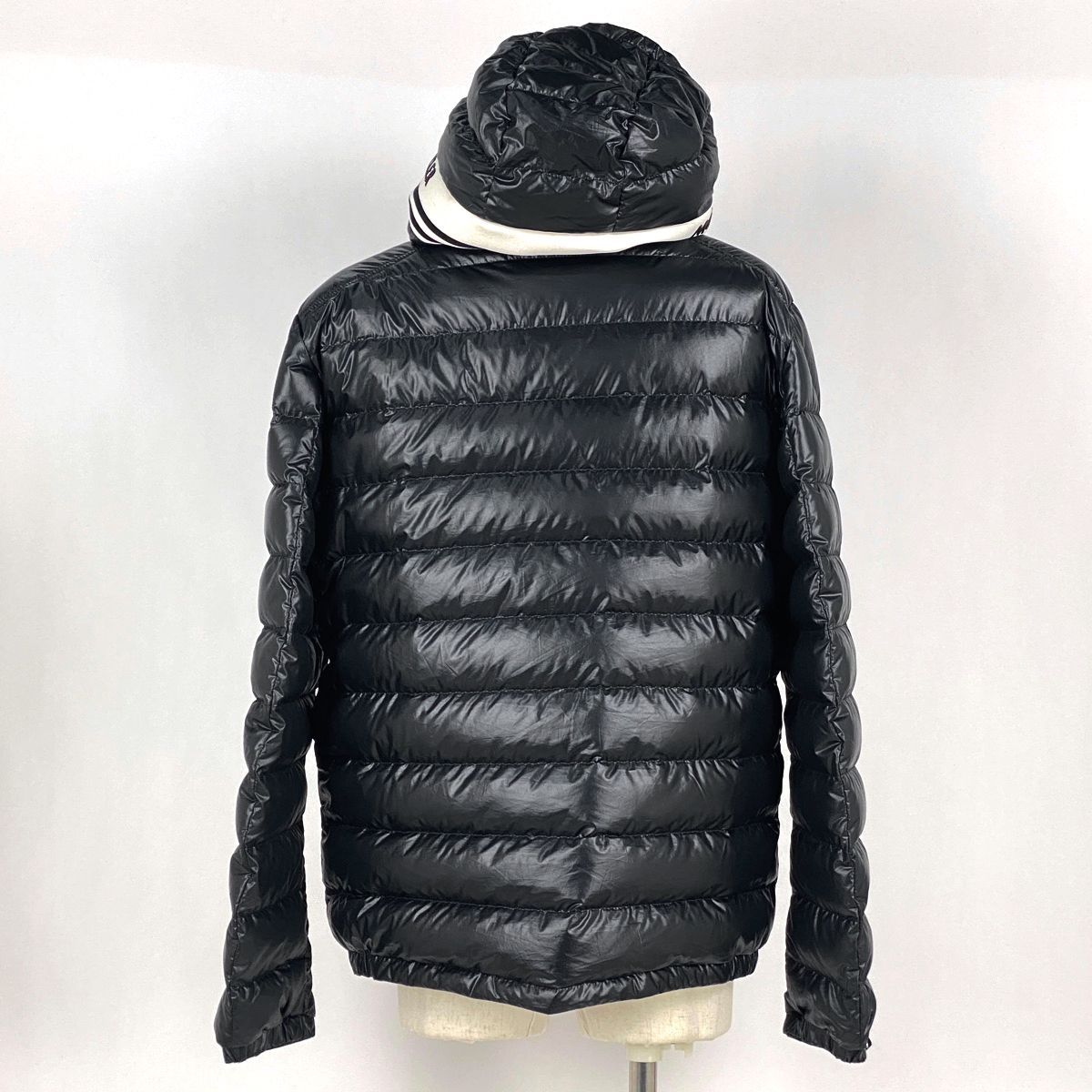 MONCLER ロゴ入りダウンジャケット ブラック MONCLER FRAGMENT モンクレール フラグメント HIROSHI FUJIWARA