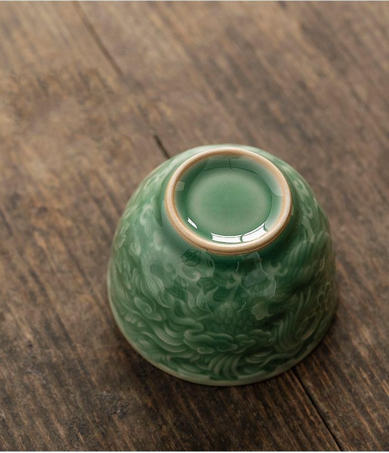 新品 中国美術 2客セット 湯呑み 茶器 青磁 煎茶道具 八角紋 送料込み 未使用品 中国美術 湯呑み 茶器2つ 青磁茶杯 煎茶道具 青磁龍紋