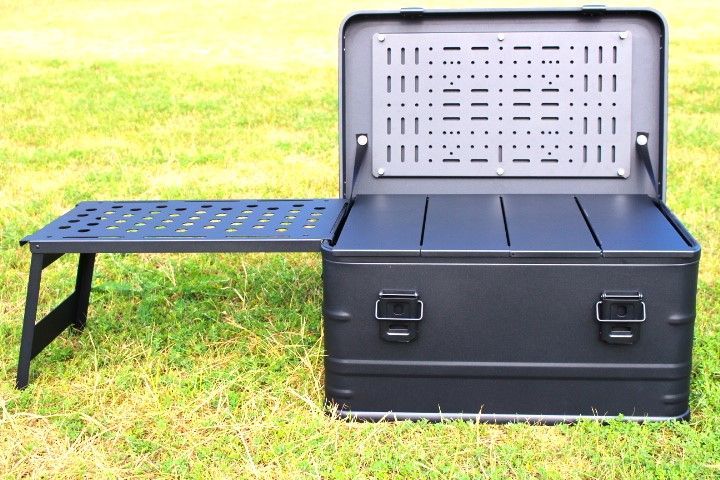 マットブラック スタッキング アルミコンテナボックス カスタムパーツ４分割天板パネル ５０Ｌ用 ４枚セット アウトドア収納ボックス アルミコンテナ キャンプ収納箱 トランク収納ボックス アウトドコンテナ ブラックボックス