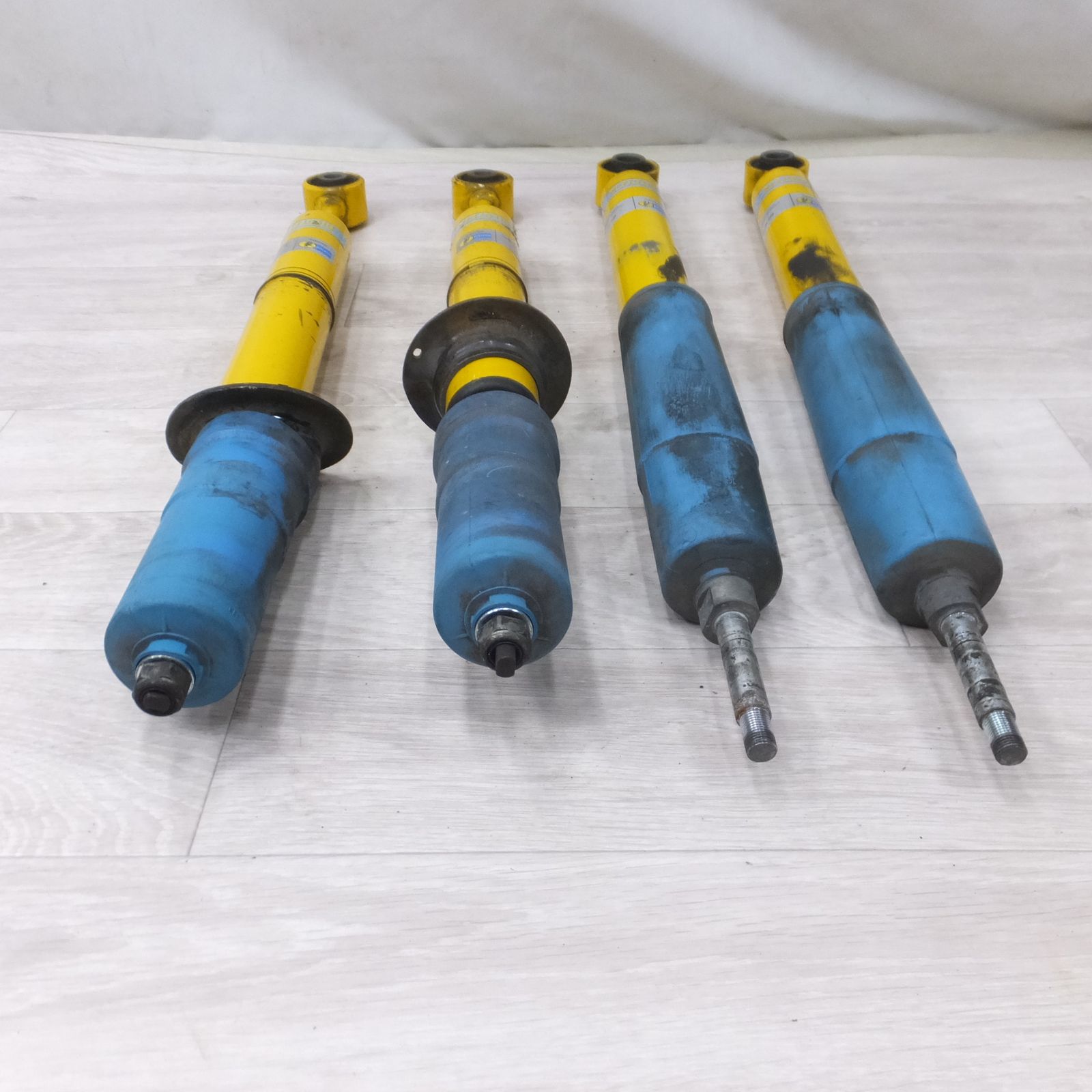 送料無料] ◇BILSTEIN ビルシュタイン トヨタ ランドクルーザー