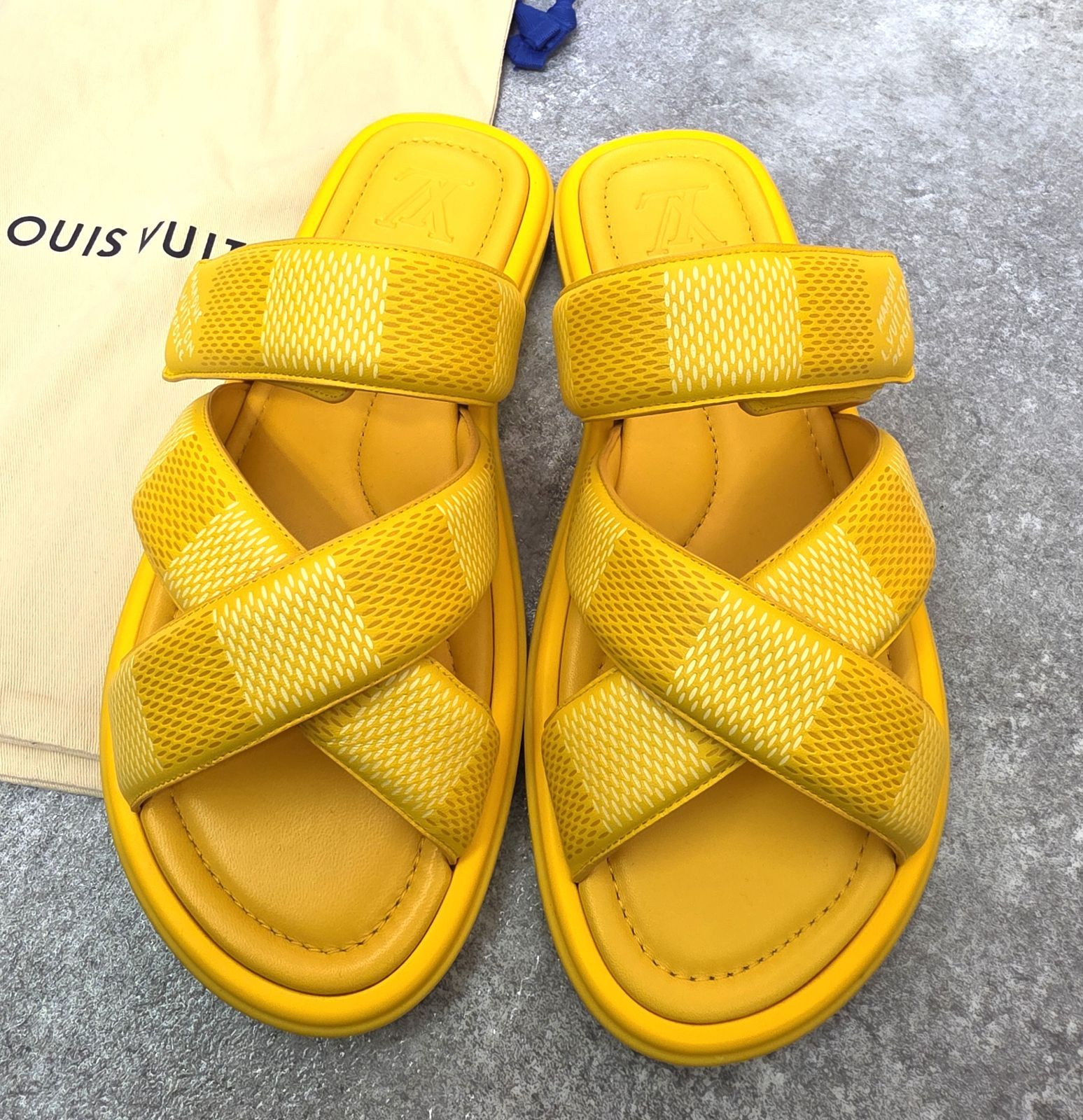 ☆ 極美品！定価13万 LOUIS VUITTON ルイヴィトン LV ヴェニス