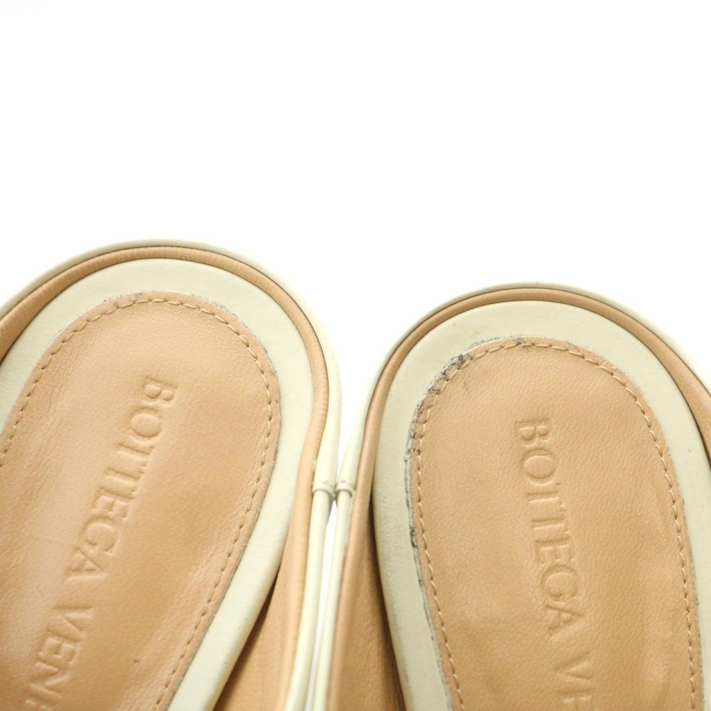 美品　BOTTEGA VENETA レザー チャンキーヒール ホワイト サンダル 美品 BOTTEGA VENETA レザー チャンキーヒール ホワイト