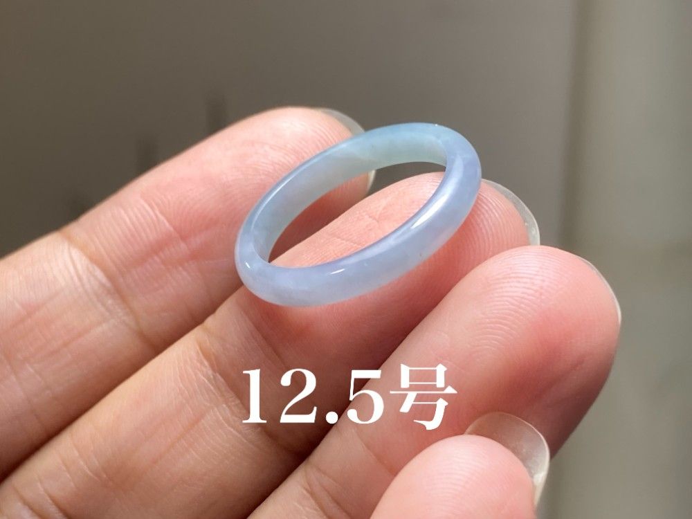 L11-116 薄青白 12.5号 天然グアテマラ産 A貨 本翡翠 くりぬき