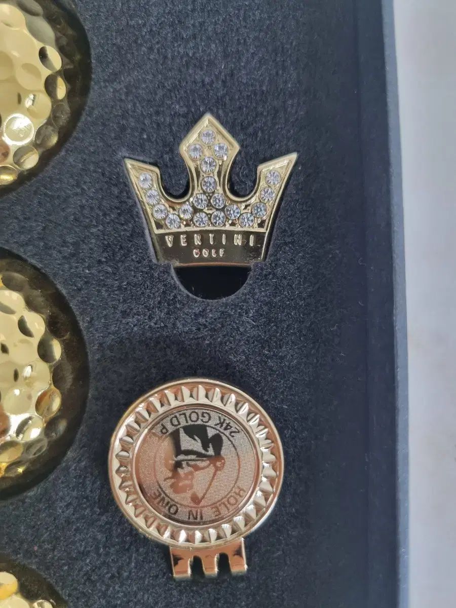 ゴールデン ゴルフボール