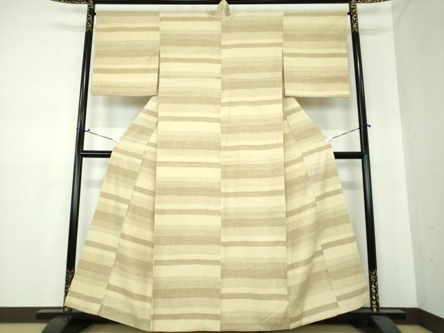 平和屋着物●本場結城紬　重要無形文化財　80亀甲　横段文　正絹　逸品　DAAS3461ps 平和屋着物○本場結城紬 重要無形文化財 80亀甲 横段文 正絹 逸品