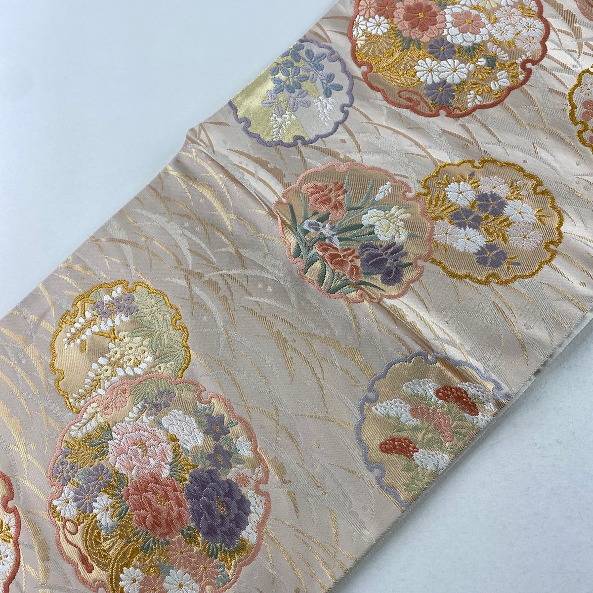袋帯 美品 秀品 証紙 雪輪 草花 金糸 箔 薄ピンク 六通 正絹