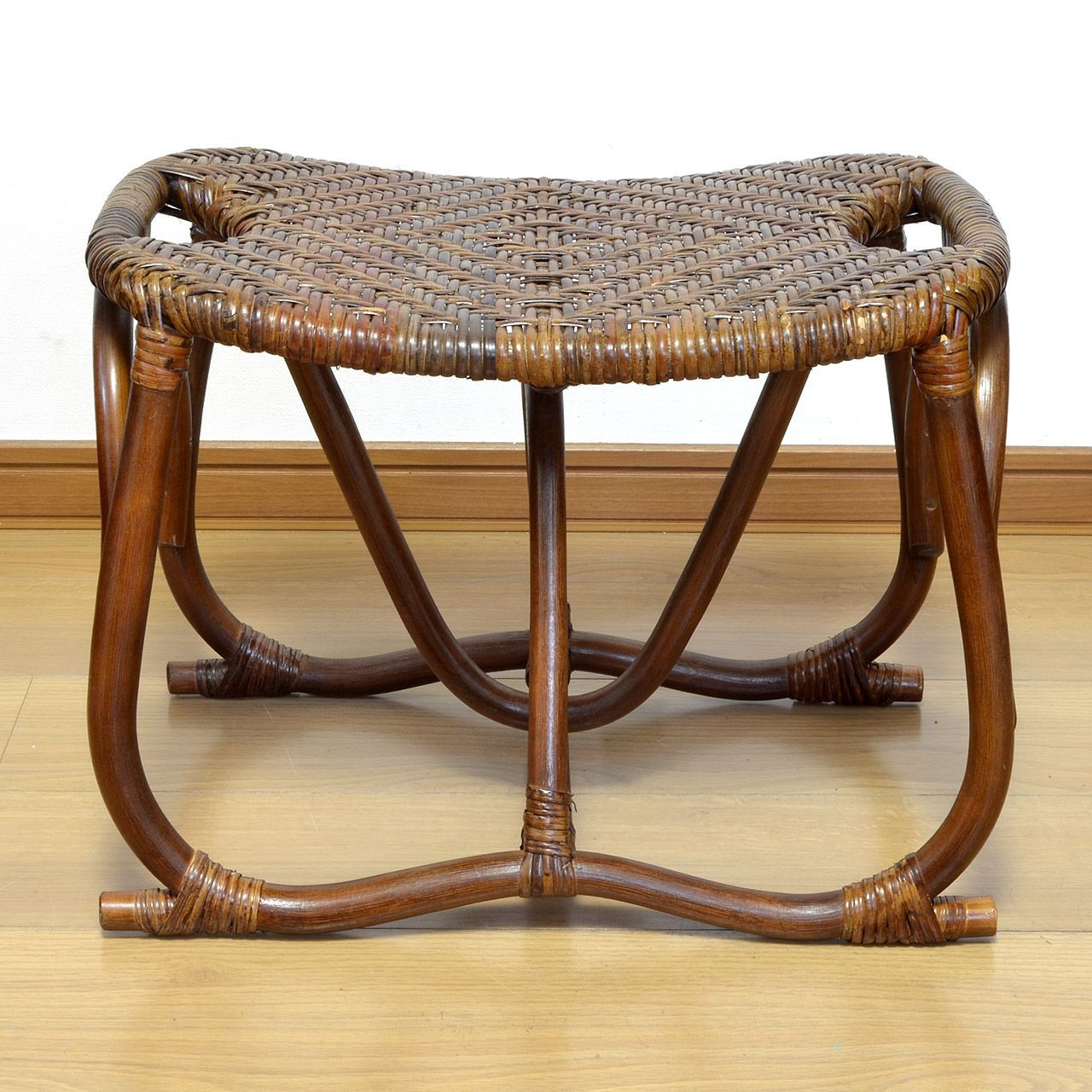 Aflat ハブ・カウンターチェア (ラタン) 屋内外利用可能なカウンター