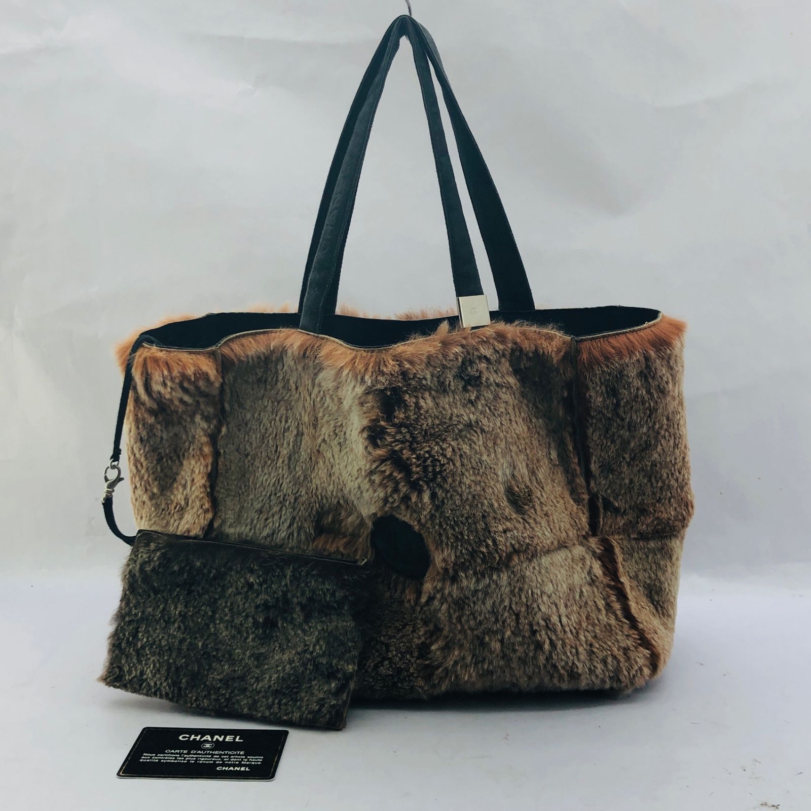 CHANEL ラビットファー ココマーク トートバッグ ポーチ シール◎ CHANEL ラビットファー ココマーク トートバッグ ポーチ シール◎