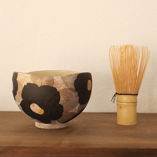 笠間焼陶芸作家小島英一氏のビンテージ作品　ひよ子の小皿（皇后陛下お買い上げの物） 笠間焼陶芸作家小島英一氏のビンテージ作品 ひよ子の小皿（皇后陛下お