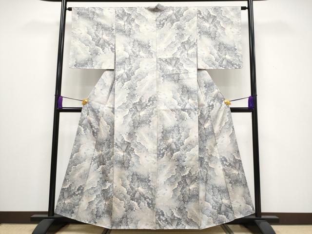 MZK【単衣】正絹・白大島紬・花柄 ・小さめサイズ・居敷当てなし MZK