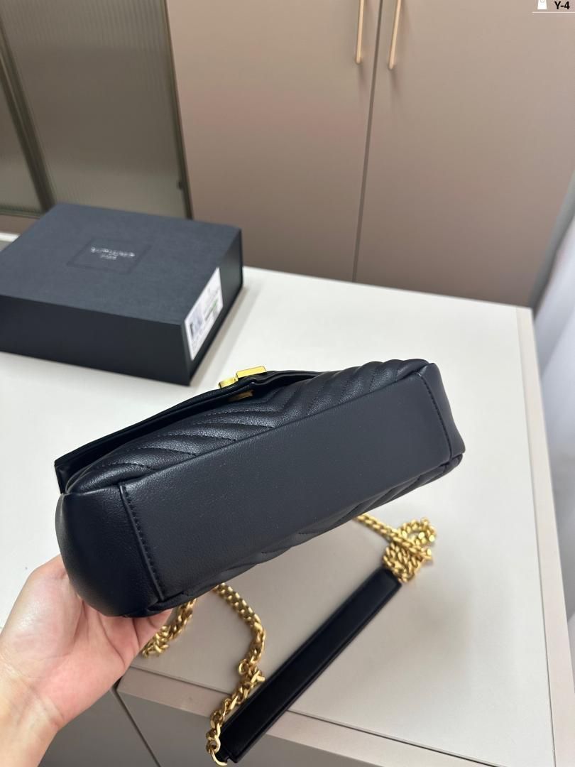 イブサンローラン クラッチバッグ セカンドバッグ Vステッチ カサンドラ イヴサンローラン ハンドバッグ YSL カサンドラ ステッチ レザー 黒