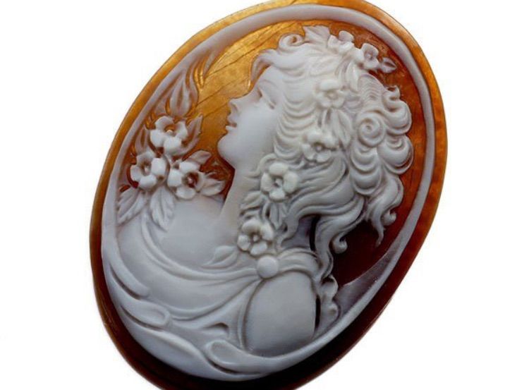 【海】カメオルース　貝シェル　貴婦人彫刻　４点セット　縦約５５ｍｍ ジュエリー極】ディルーカ社 サイン刻印有 儚げな表情の貴婦人