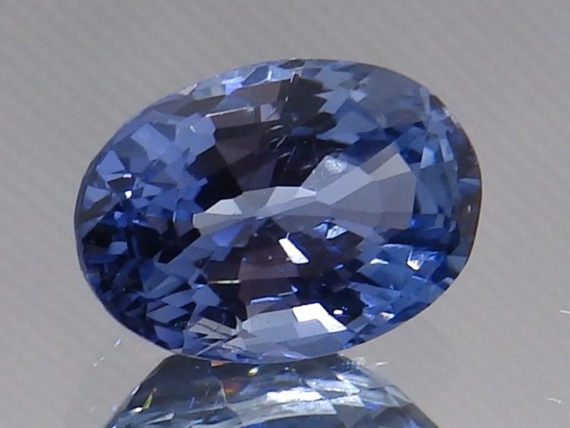 天然ブルーサファイアのルース 3.181ct