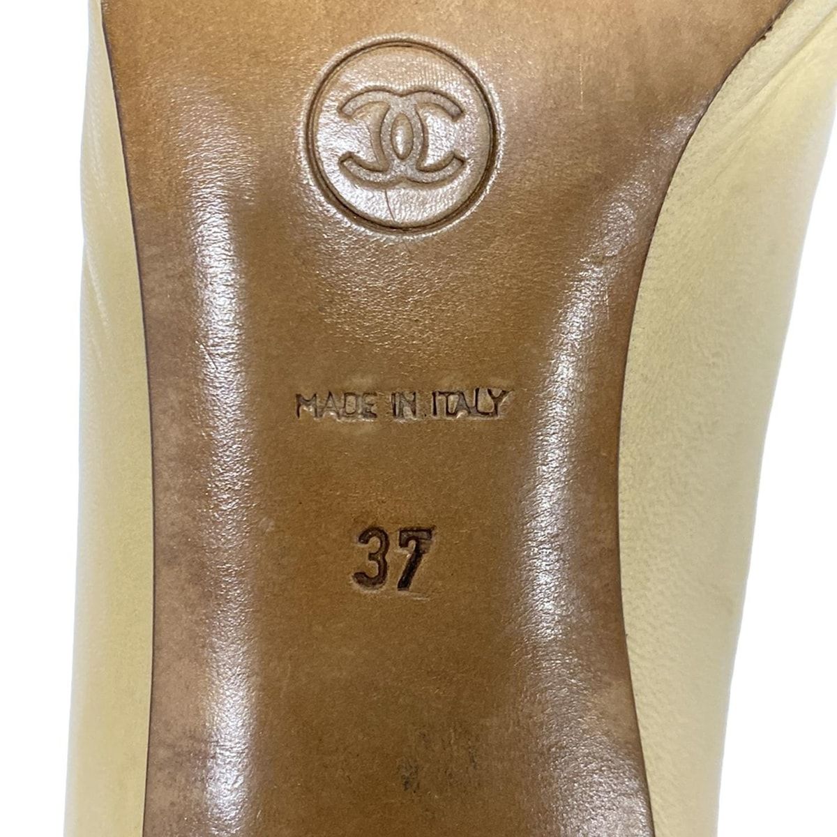 CHANEL(シャネル) パンプス 37 レディース - ベージュ×黒 レザー