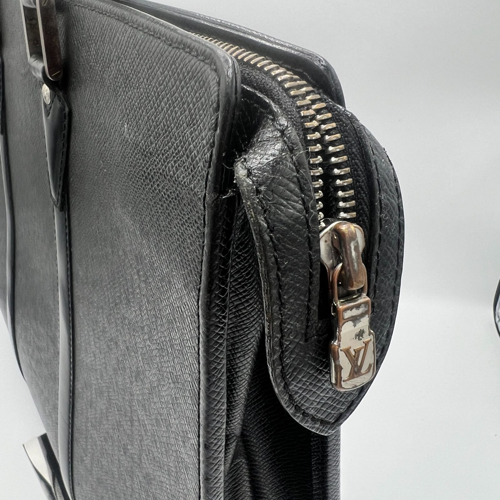 ルイヴィトン タイガ ポルトドキュマン ロザン エピセア ビジネスバッグ レザー LOUIS VUITTON（ルイヴィトン）タイガ/ポルトドキュマン/ロザン