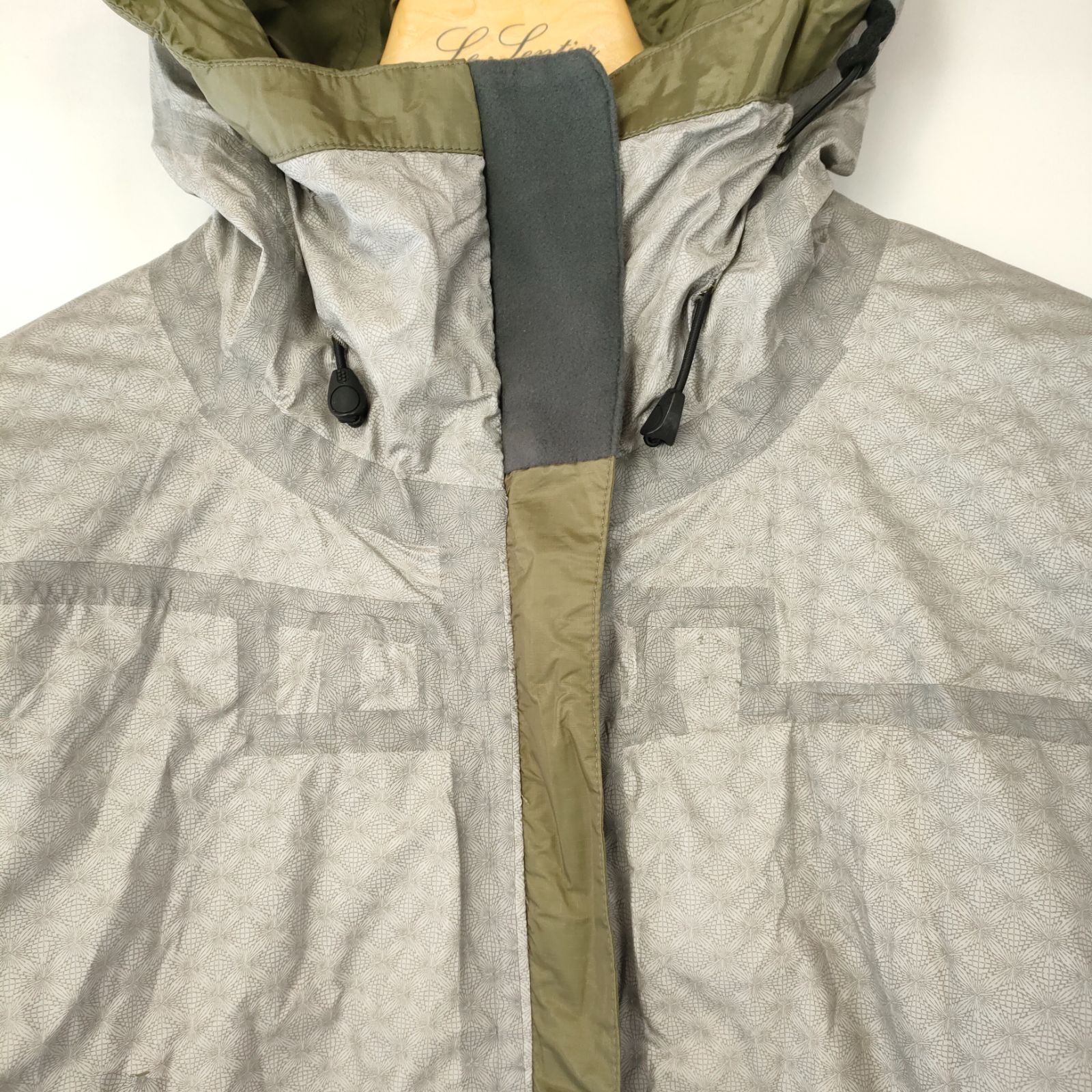 新品未使用✨️2009年 patagonia Deep Wading Jacket グリーン L 新品未使用✨️2009年 patagonia Deep Wading Jacket グリーン L