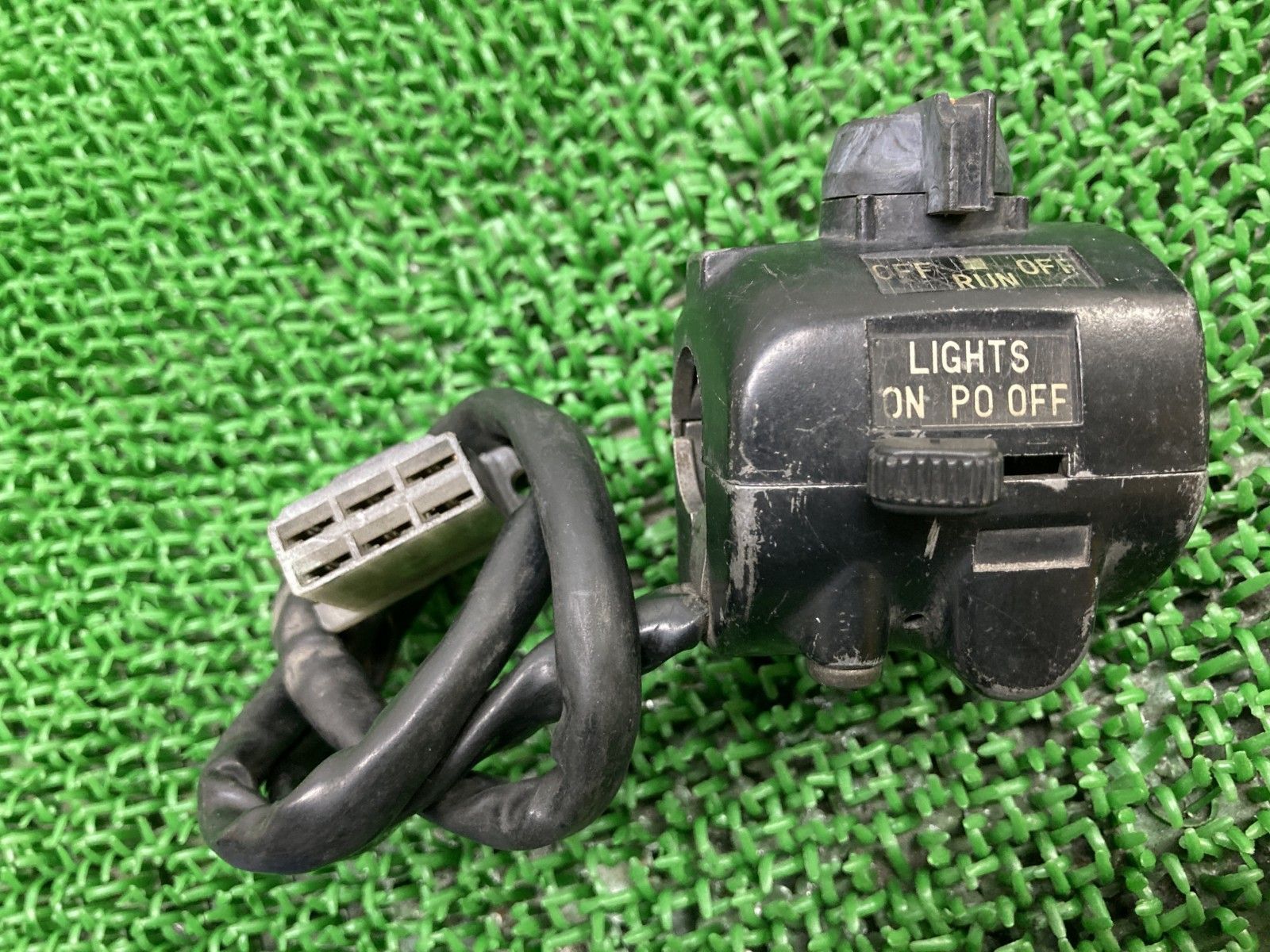 ガード番 RZ250 RZ350 ハンドルスイッチ 右 ヤマハ 純正 中古 バイク 部品 4L3