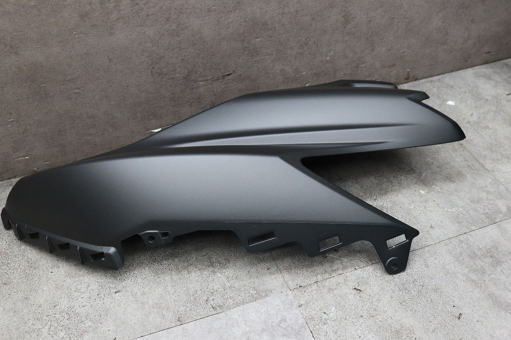 スズキ 純正 新品 バーグマン125 キャブ/Fi 左シールドレッグ スズキ 純正 新品 バーグマン125 キャブ/Fi 左シールドレッグ