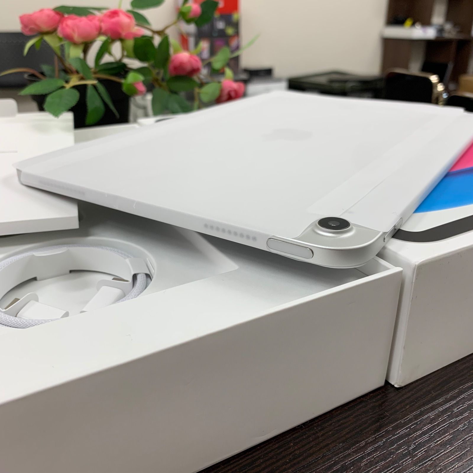 iPad 第10世代 64GB WiFiモデル MPQ03J/A シルバー - メルカリ