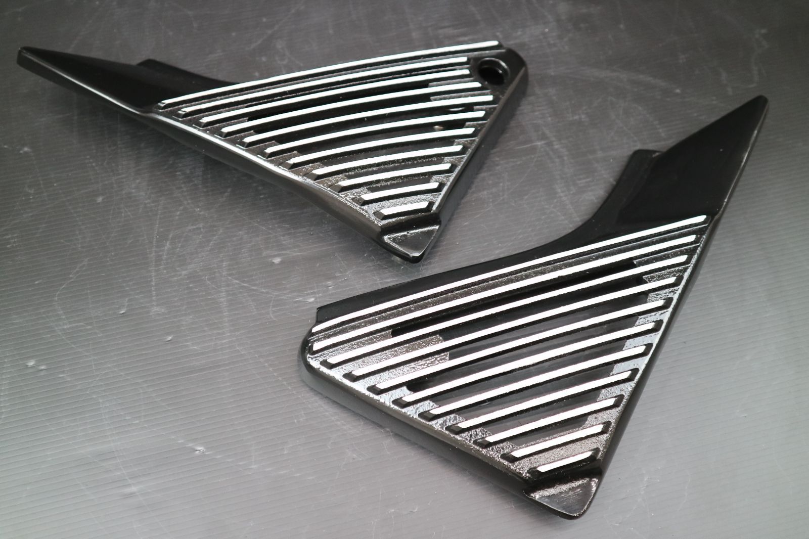 サイドカバーZR400C