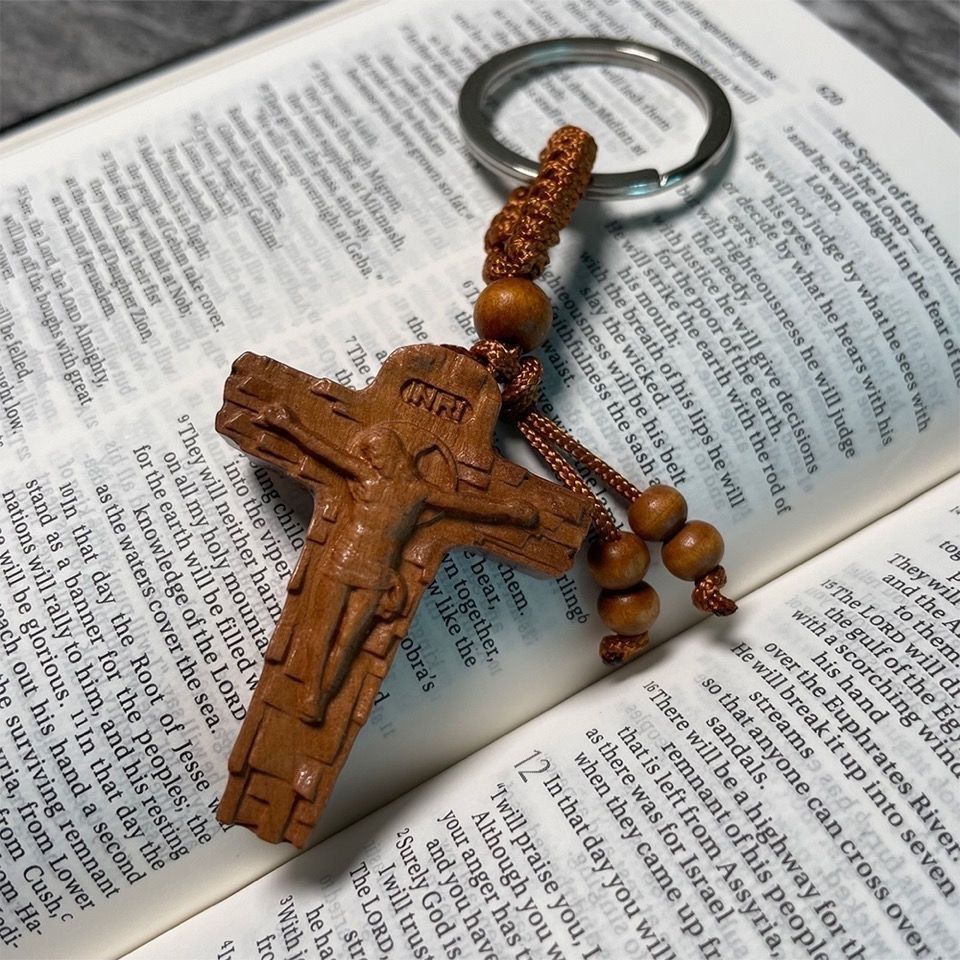 キリストキーホルダー 木製十字架 ロザリオ メンズ お守り ユニーク