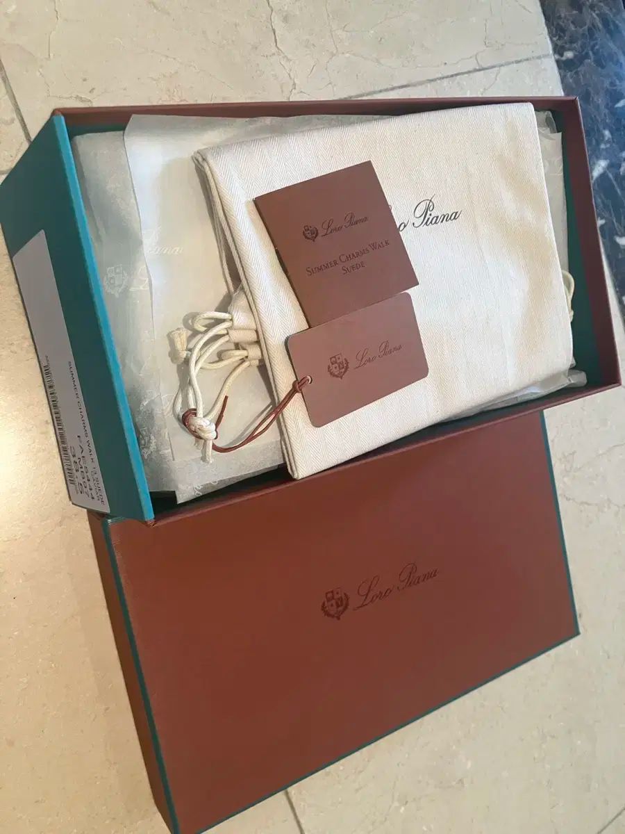 ピアーナ ローファー